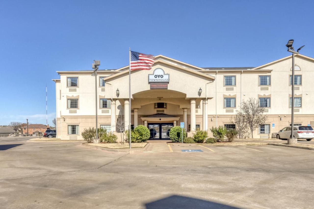 Oyo Townhouse Wichita Falls West Εξωτερικό φωτογραφία