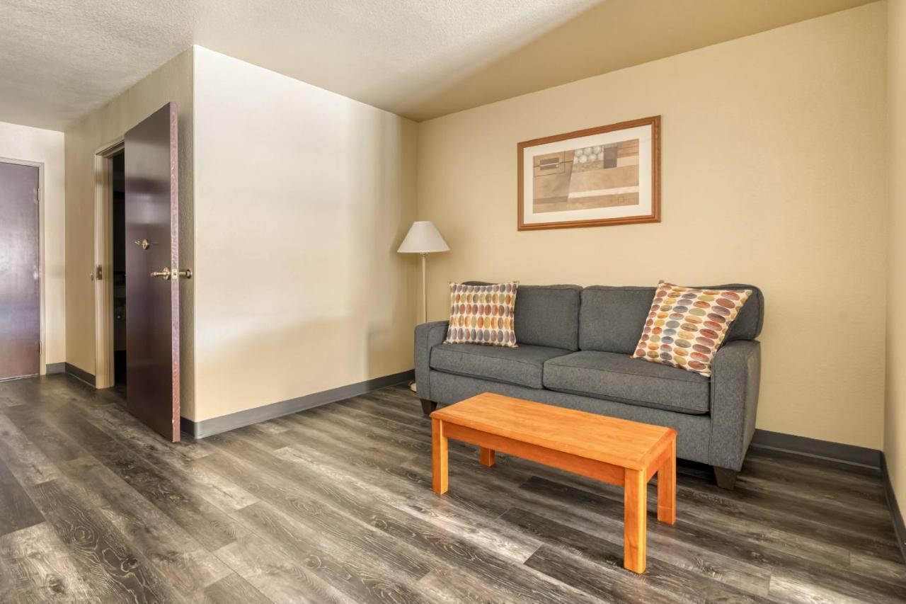 Oyo Townhouse Wichita Falls West Εξωτερικό φωτογραφία